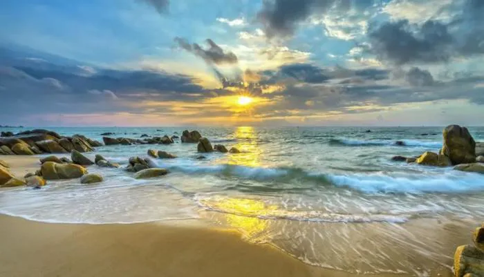 Top 5 bãi biển Mũi Né đẹp, sóng êm khiến du khách mê mẩn