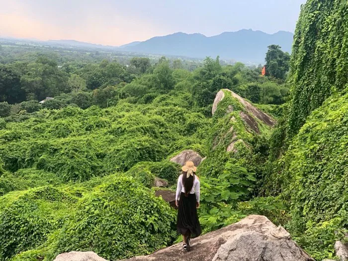 Ngọn đồi 2 triệu đô la” rạng ngời đón Xuân sang - Báo An Giang Online