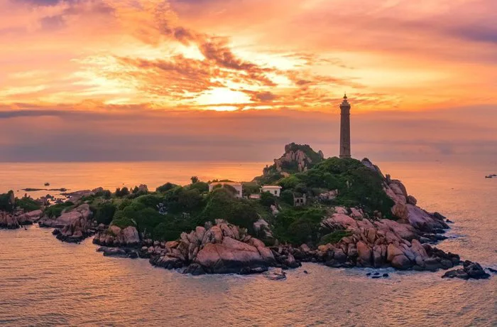 Các ngọn hải đăng đẹp của Việt Nam hấp dẫn du khách check-in hè này