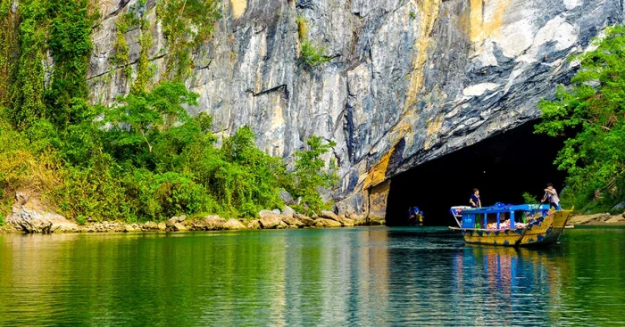 Động Phong Nha: Khám phá vẻ đẹp kỳ quan đệ nhất động