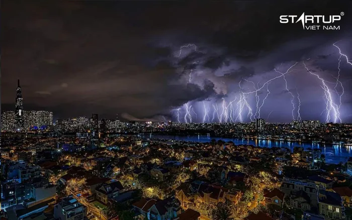 Hình ảnh về sấm sét TP Hồ Chí Minh ngày 20 tháng 8 năm 2021