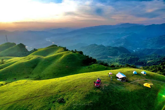 Phát hiện thảo nguyên xanh tựa thiên đường, cách thành phố chỉ 30km, dân  bản địa gọi bằng tên đặc biệt