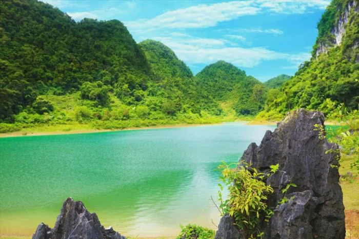 Hồ Thang Hen: Bức tranh thủy mặc giữa đại ngàn hoang sơ