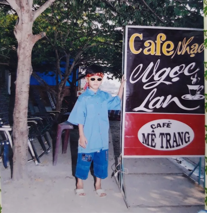 Xem bộ ảnh siêu dễ thương của tiền đạo Tiến Linh lúc nhỏ