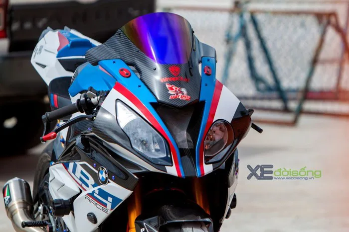 Bản độ “cá mập” BMW S1000RR gần 2 tỷ đồng độc nhất Việt Nam