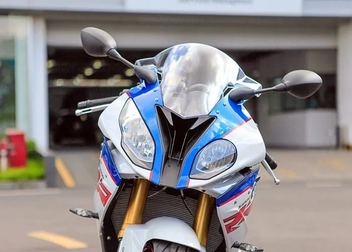 Giá bán gần 600 triệu đồng, BMW S1000RR có gì? | Báo Dân trí