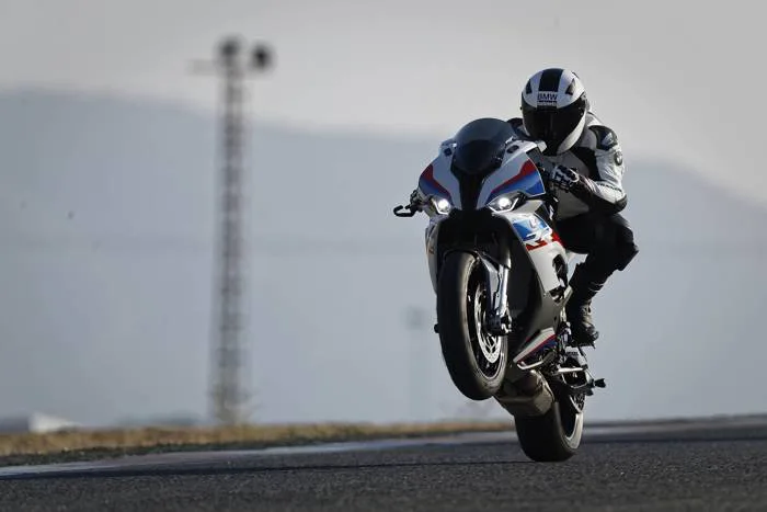 EICMA18] BMW S1000RR 2019 đẹp hơn, động cơ BMW ShiftCam mạnh 204 HP, nhiều  tính năng chạy track | Viết bởi Tuannph