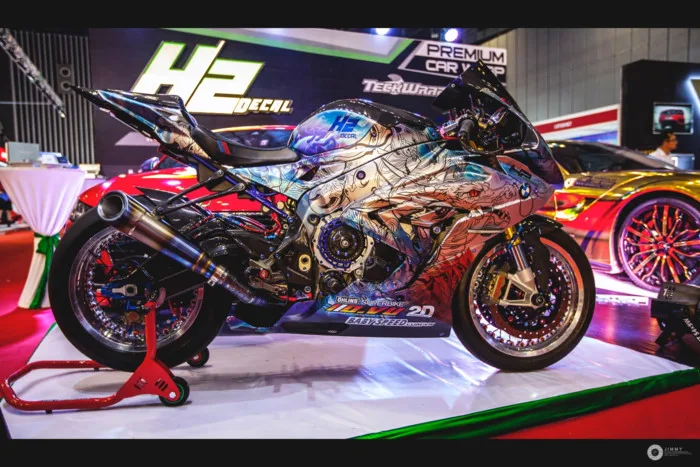 Ngắm siêu phẩm BMW S1000RR độ nồi khô đầu tiên tại Việt Nam
