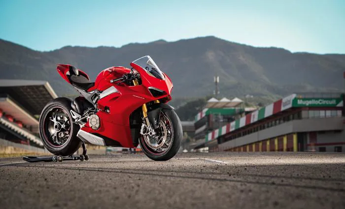 Tao mới làm xong 55 ảnh nền HD về chiếc Ducati Panigale V4 2018. Cứ tự  nhiên mà xem nha. https://youtu.be/Fb7JRs_Dt3E : r/Ducati
