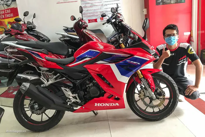 Hình ảnh Honda CBR150R 2021 chính hãng đã có mặt tại các Đại lý - Motosaigon